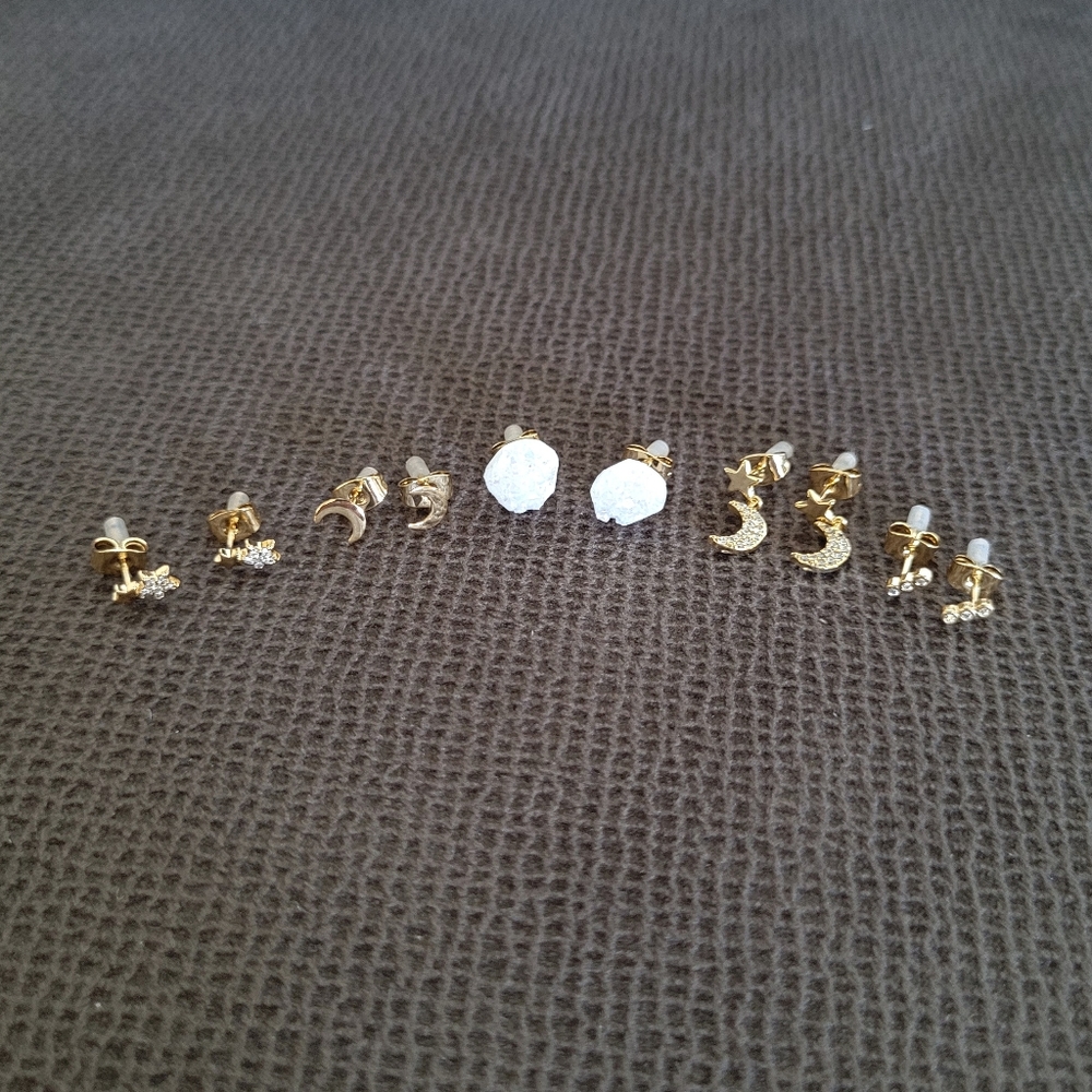 Luna🌙 Norte Post Back Earrings - 5 Brand New Pairs - Picture 1 of 16